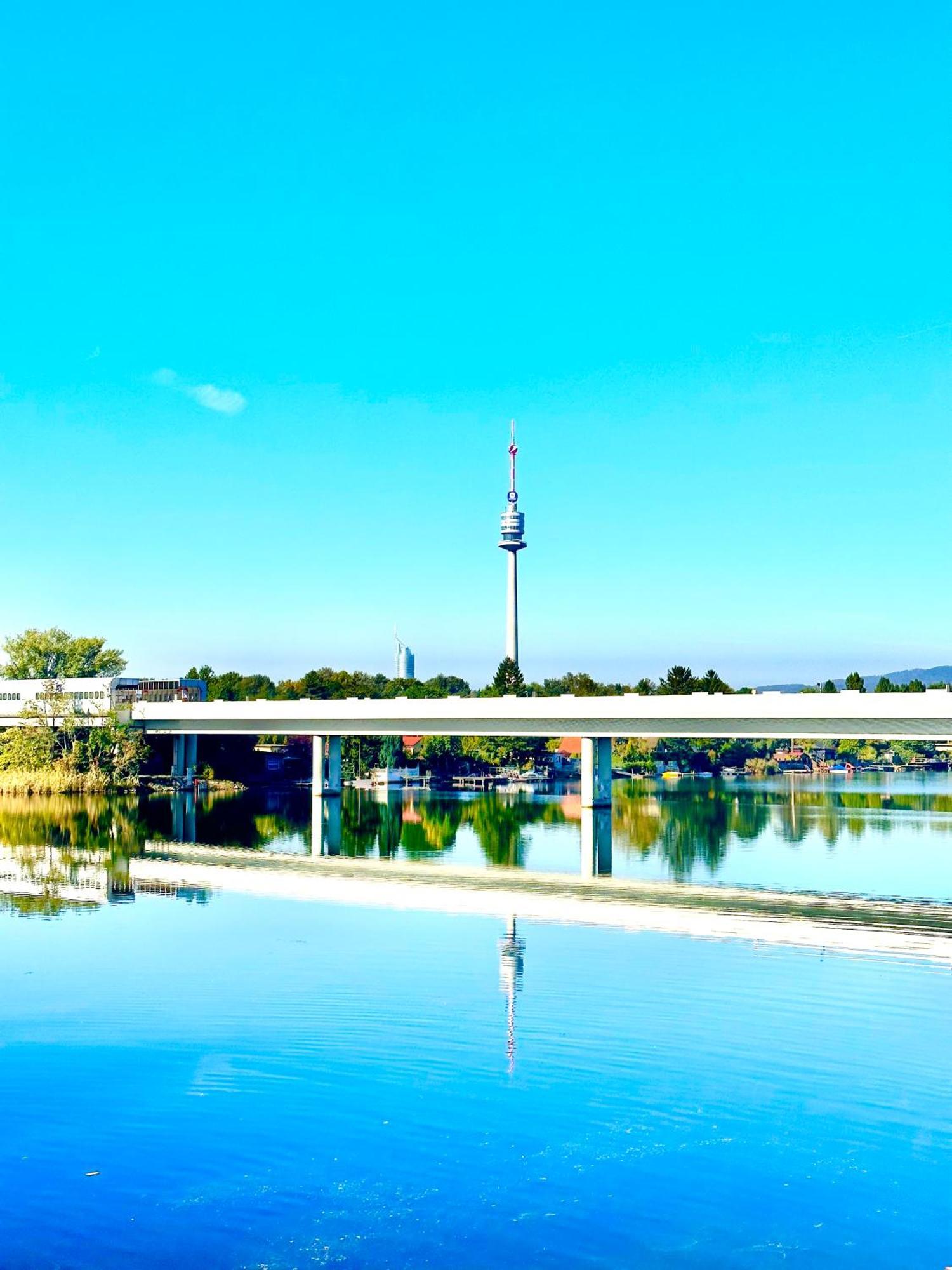 Apartamento Ursula Rose Collection An Der Donau Viena Exterior foto
